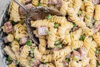 Creamy Ham and Pea Pasta Salad
