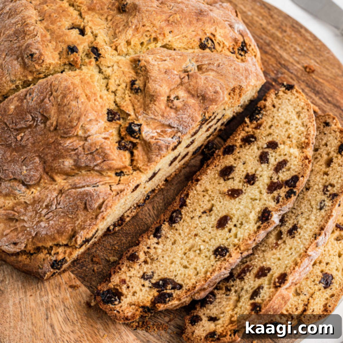 Easy Homemade Irish Soda Bread 1 featured 11760