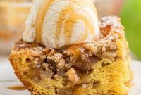 Spiced Apple Crumb Cake