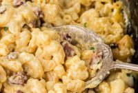Soulful Slow Cooker Cajun Mac and Cheese
