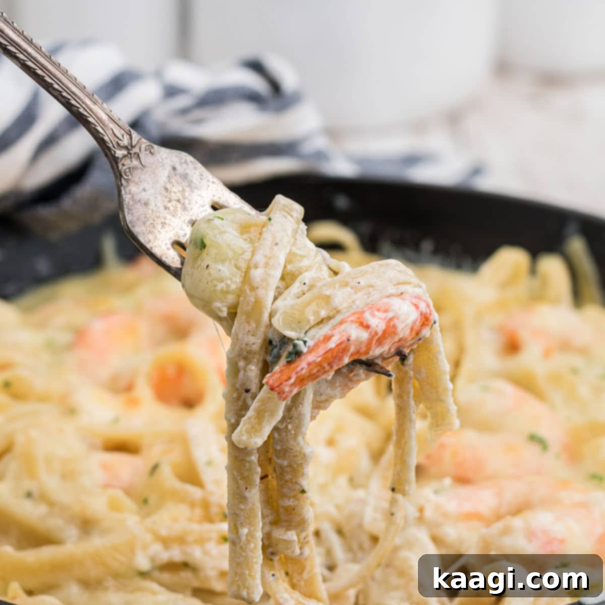 Creamy Garlic Shrimp Pasta Bake 1 featured 6538