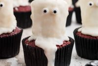 Fluffy Phantom Cupcakes