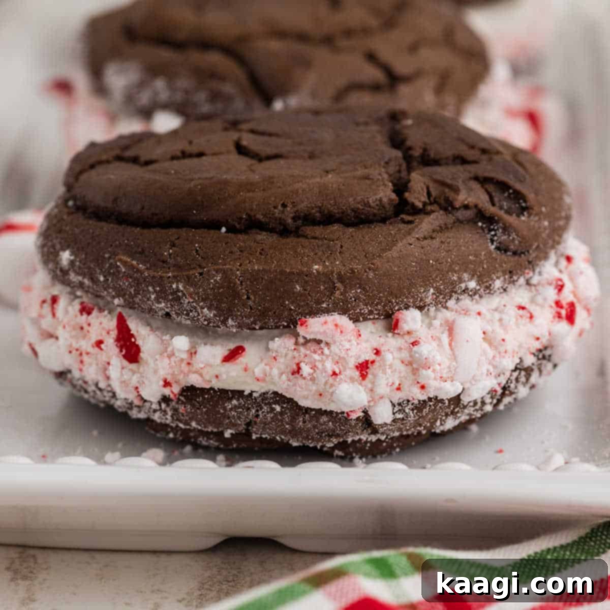 76 Effortless Christmas Goodies 26 Christmas Whoopie Pies with crushed peppermints